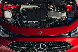 Mercedes pod tlakem odpískal další ryze elektrické auto a dává mu spalovací motor. Snad to nebude zase ta samá čínská jedna-pětka