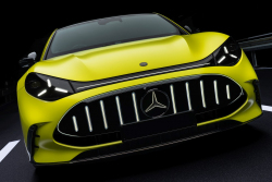 Přímo bývalý designér Mercedesu se na adresu odpudivého nového AMG GT ptá: &bdquo;Je to vtip?&rdquo; Spravil ho během pár minut