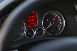 Poslední pořádný VW Golf s motorem V6 je k mání jako dodnes nejeté auto po 1. majiteli, je to poklad na kolech