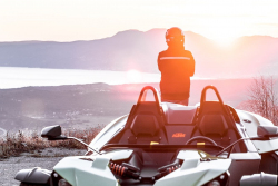 Zkrachovalý největší evropský výrobce motorek dělal i auta, jejich výrobu teď převzala nenápadná miliardářská rodina