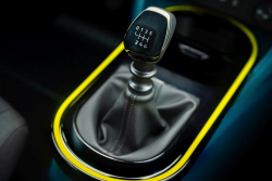 Fiat dramaticky otočil, nově zákazníkům v Evropě prodá i čistě spalovací Pandu s manuálním řazením