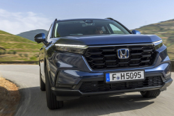 Bezpečnost moderních SUV je fikce. Spousta lidí už z nich ani pořádně nevidí na cestu