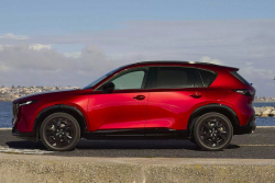 Mazda v nové CX-5 ošidila interiér přesně tak, jak to zákazníci otevřeně nesnáší. Po kritice říká: Chtěli to tak zákazníci