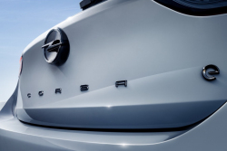 Už i Opel zrušil plán přejít jen na elektromobily, rok 2028 byl ostatně od začátku naprostou utopií