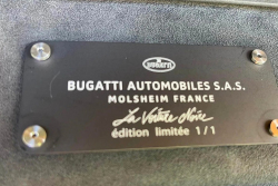 Nejdražší Bugatti historie je prodáváno s pomocí fotek, za které by se styděli i lidé inzerující na Bazoši