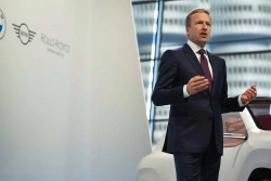 Zákaz spalovacích motorů bude zrušen, není alternativy. &bdquo;Nebo tu chcete všechno pohřbít?&rdquo; ptá se šéf BMW