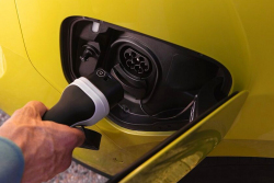 VW potichu zastavil výrobu svého elektrického propadáku, aspoň nepřímo přiznal, jak moc šlápnul vedle