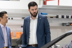Šéf Bugatti pochopil. Od fanouška elektromobilů se dostal k tomu, že nabídne spalovací vůz. A sám sní o stroji s motorem V10