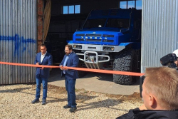 Rusové ukázali nový všudychod jako z dob SSSR. Stroj zvaný Hvězda nezastaví nic, ujede až 1 000 km v kuse klidně i bažinami