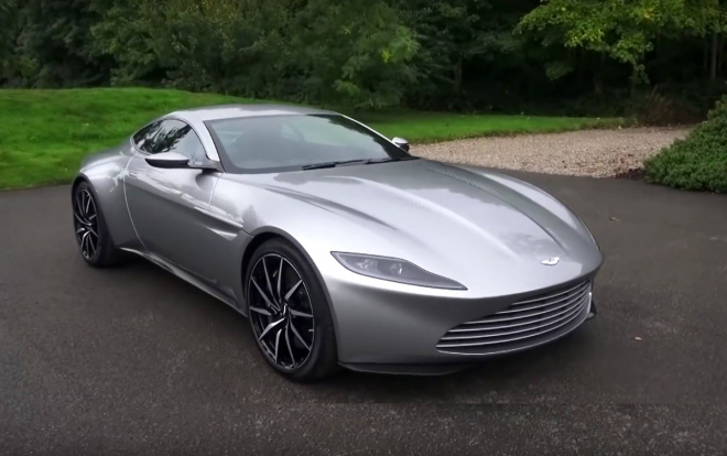 Aston Martin DB10: Bondův speciál do detailu na místě i v ostré akci (video)