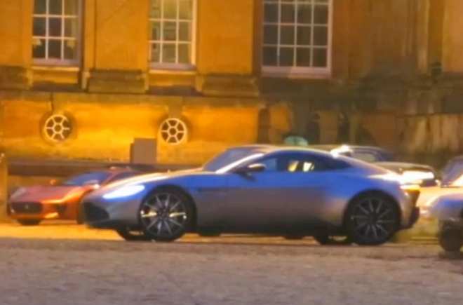 Aston Martin DB10 Jamese Bonda poprvé natočen v akci (video)