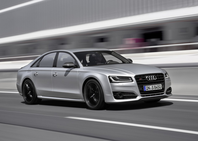 Audi S8 plus: sedan jak pro Kurýra má pod kapotou 605 koní