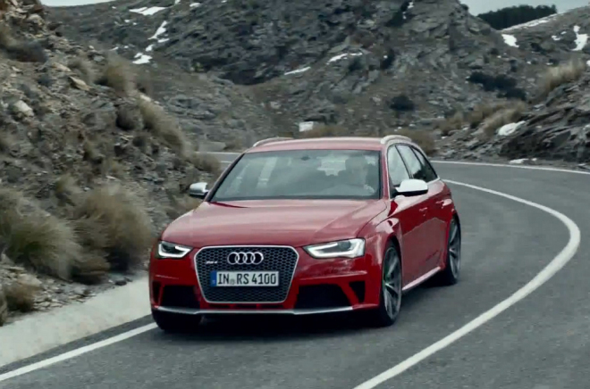 Audi RS4 Avant 2012: osmiválcový kombík poprvé v akci (video)