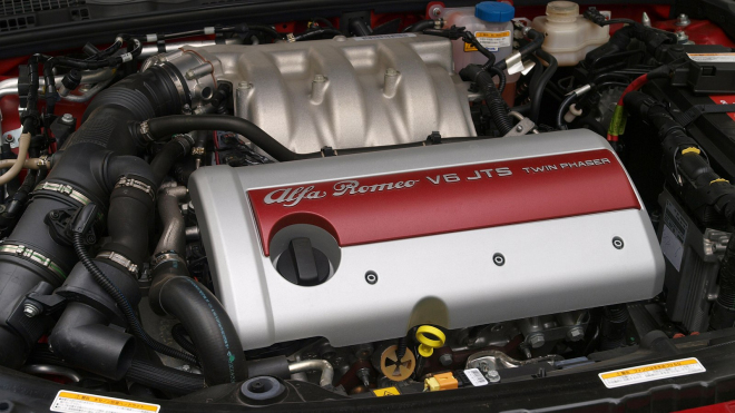 Někdejší vrcholná Alfa Romeo jede po 10 letech ještě hůř než jezdila jako nová