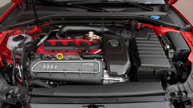 Extrémně upravené auto, které na sprintech kazilo den všem, shořelo na uhel