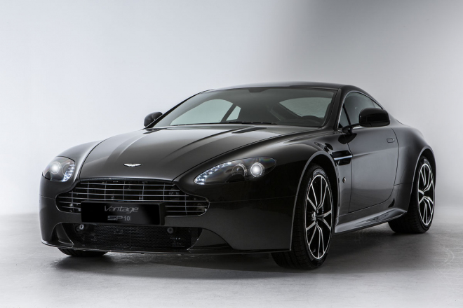 Aston Martin V8 Vantage SP10 2013: přiostřená specialita vrací do hry „manuál”