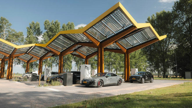 Audi začalo u skvělých „rychlých” nabíječek elektromobilů nabízet zákazníkům program pro zkrácení dlouhého čekání