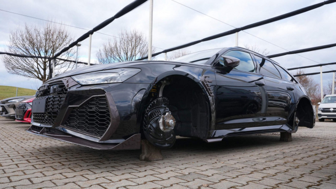 Drzí zloději ukradli díly ze sedmi aut přímo v sídle slavného úpravce, výsledkem je škoda za 7 milionů