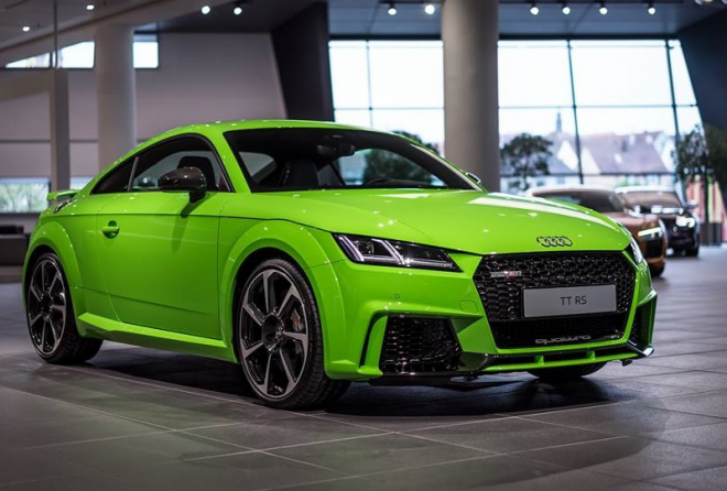 Zelené Audi TT RS 2016 na 20palcových kolech je jedovatě přitažlivé (foto)