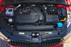 Jaká je nejlevnější ojetá moderní škodovka? Vtip je, že už vlastně ani není levná, často stojí víc než ještě nedávno nová