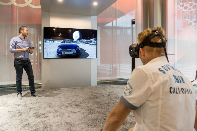 Audi pokročilo s virtuálními showroomy, auta teď může prodávat i na Měsíci