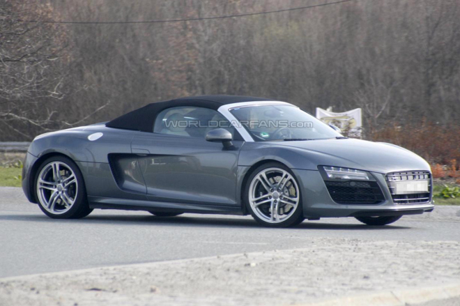 Audi R8 2012: faceliftovaná R8 přistižena takřka bez maskování (foto)