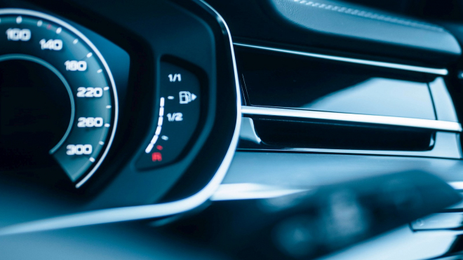 Skutečný Turek na dálnici napodobil českého Turka. Ministr se natočil při víc jak 220 km/h na dálnici, i on pro to má legrační vysvětlení