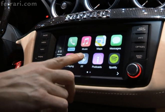 Ferrari FF bude prvním sériovým vozem, který dostane systém Apple CarPlay (+ videa)