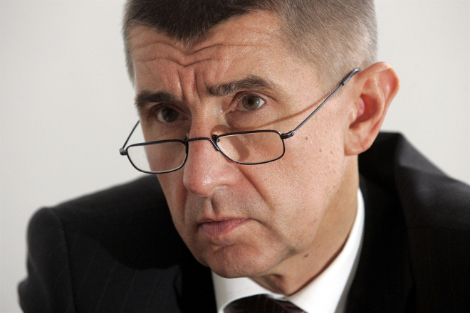 Ministr Babiš chce zvýšit cenu benzinu a nafty dalším absurdním poplatkem