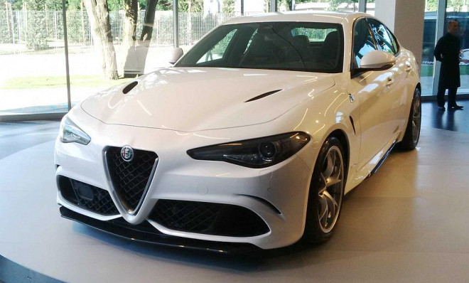 Alfa Romeo Giulia QV oficiálně: s 510 koňmi dá stovku za 3,9 s