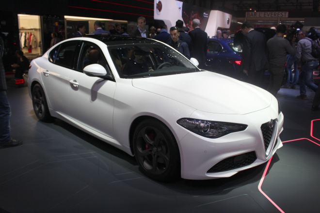 Alfa Romeo Giulia 2016: základní verze odhalily dynamiku i spotřebu