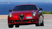 Vlastně jediná dobře prodávaná moderní Alfa Romeo v bazarech netáhne, o to levněji s ní můžete „machrovat”