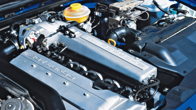 Na vrakovišti našli opuštěný ikonický superkombík vyráběný u Porsche, někdo zjevně netušil, co má