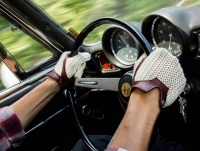 Sháníte řidičské rukavice? Tyhle stylové od Autodroma nevypadají marně