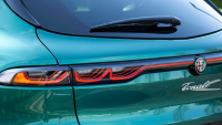 Majiteli začala reznout nová Alfa Romeo pouhý rok po její koupi, dealer na to říká, že je to normální