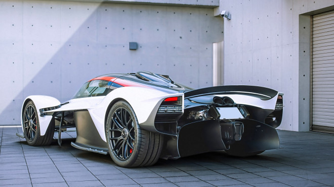 Brutální silniční stíhačka od autora nejlepších ef-jedniček se dostala do rukou Stiga, zajel s ní nový rekord Top Gearu