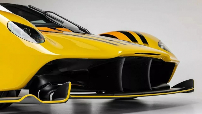 Bohatý kupec supersportu pro vyvolené se asi zděsil toho, co sám stvořil, prodal ho po prvním dni na okruhu a 106 ujetých km