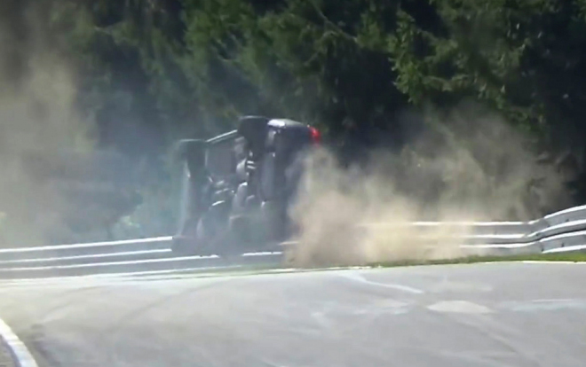 Řidič Audi A4 na Ringu tvrdě poznal, co znamená mít motor před přední nápravou (video)