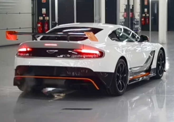 Aston Martin V12 Vantage GT3 se jako závoďák jen netváří, zní tak (videa)
