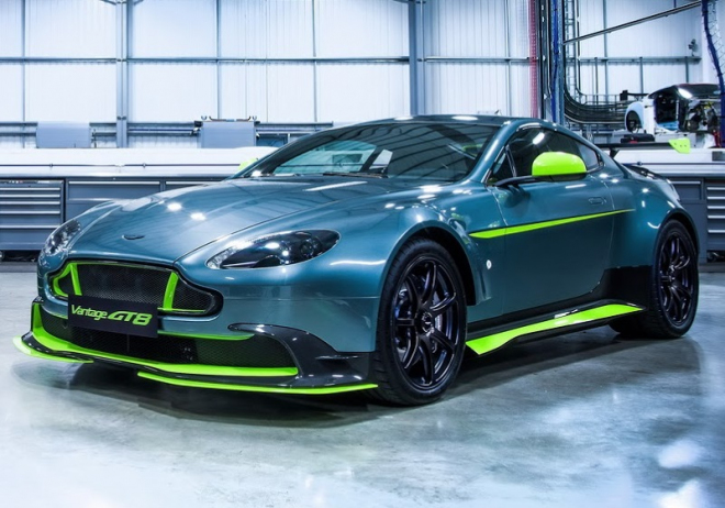 Aston Martin Vantage GT8: britská 911 GT3 má výkon, lehkost i manuál