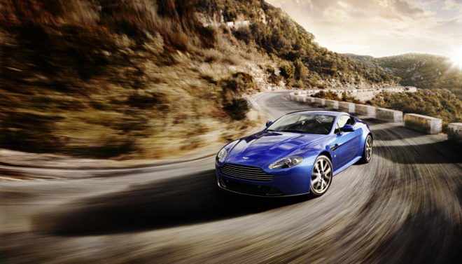Aston Martin Vantage S: sportovnější V8 Vantage na osmi minutách videa