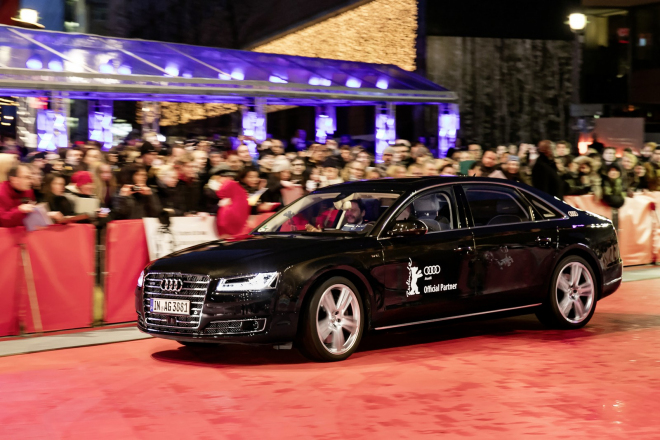 Audi výrazně pokročilo s autonomním řízením, A8 sama přivezla herce na Berlinale (video)