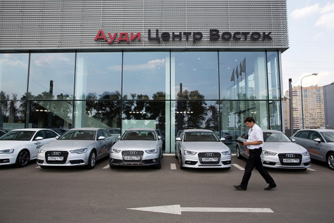 Automobilky zastavují prodej aut v Rusku, nevyplatí se jim