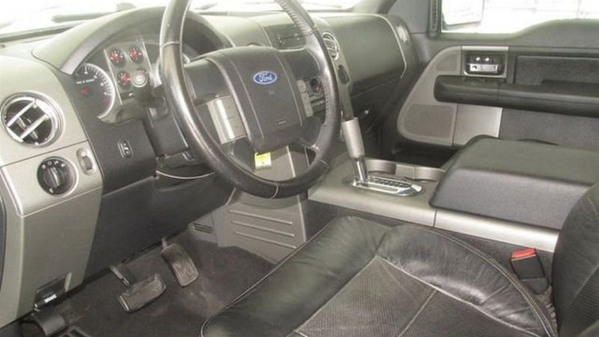 Automobilky trápí stále kvalitnější technika aut, musí měnit přístup k jejich konstrukci