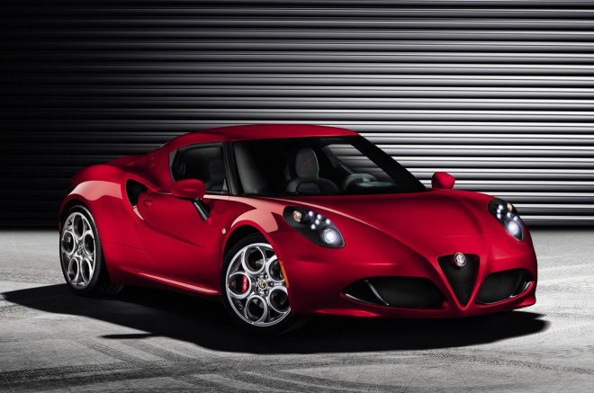 Alfa Romeo 4C 2013: sériová verze odhalena, podtunová hmotnost je jistá