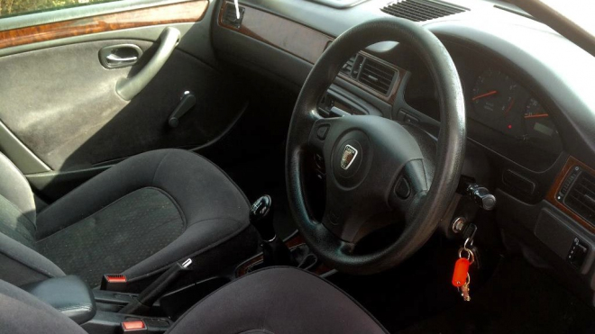 Takhle může vypadat auto za 100 Kč. Prodávající zapomněl na minimální cenu