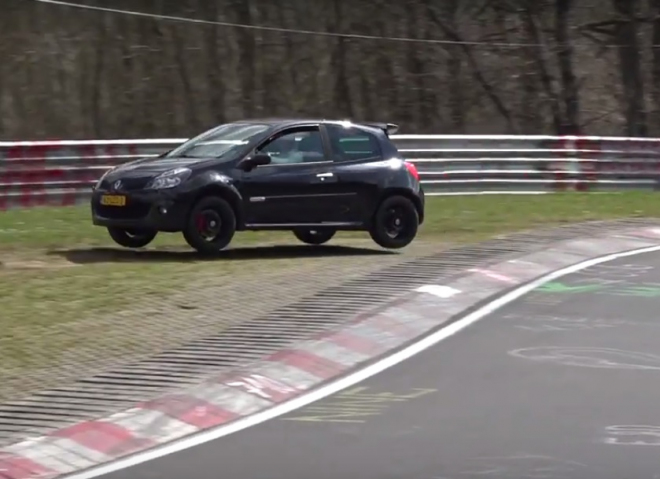 Přes Adenauer Forst na Ringu se dál „létá” rovně, ponaučení nikde (videa)