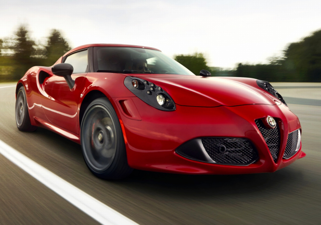 Alfa Romeo 4C 2014: co stojí za 200 kilogramy nadváhy americké verze?