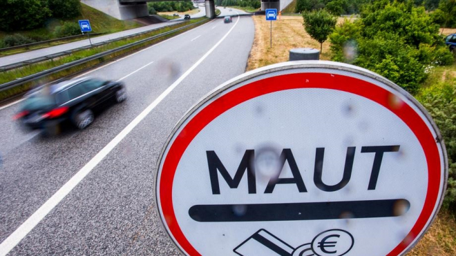 Němci chtějí zpoplatnit ježdění po silnicích v celé Evropě. Asi zapomněli, kde žijí
