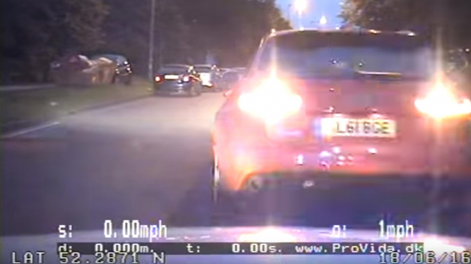 Sen zločinců? Audi RS6, policii ujelo i se dvěma proraženými pneumatikami (video)